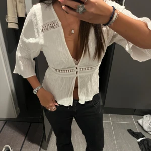 Zara blus - As snygg blus! Endast använd ett fåtal gånger 