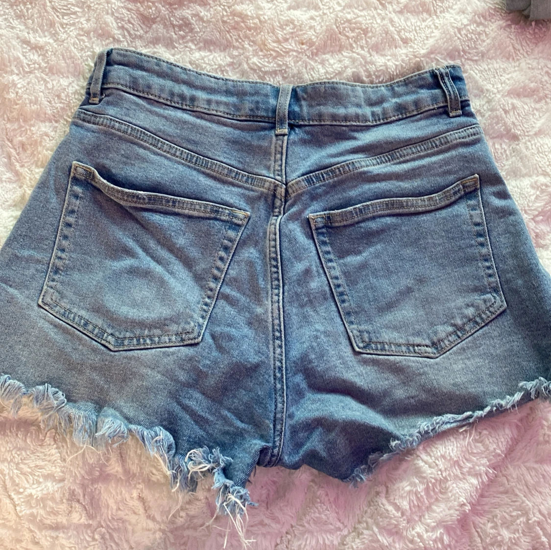 Highwaist Jeansshorts från HM