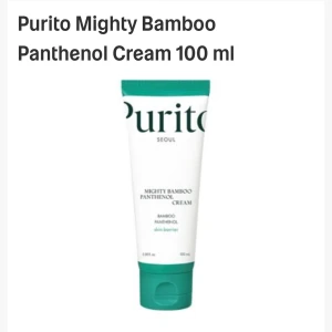 Purito Mighty Bamboo Panthenol Cream - Purito Mighty Bamboo Panthenol Cream i en vit och grön tub på 100 ml. Innehåller bambu och panthenol för att stärka hudbarriären. Med ingredienser som niacinamid, squalan och Centella Asiatica-extrakt får huden näring, skydd och förbättrad elasticitet. Perfekt för dig som vill ha en återfuktande och lugnande ansiktskräm med koreansk hudvårdskänsla. Populär inom akneprodukter. Passar torr och känslig hud som behöver extra vård och återhämtning. Använt endast två gånger. Nypris 275kr