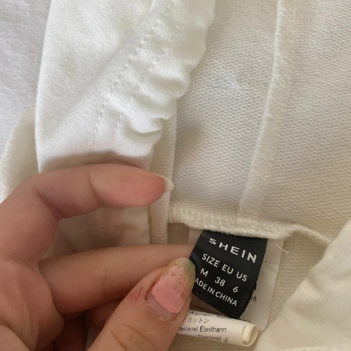 Vit croppad hoodie  - 1