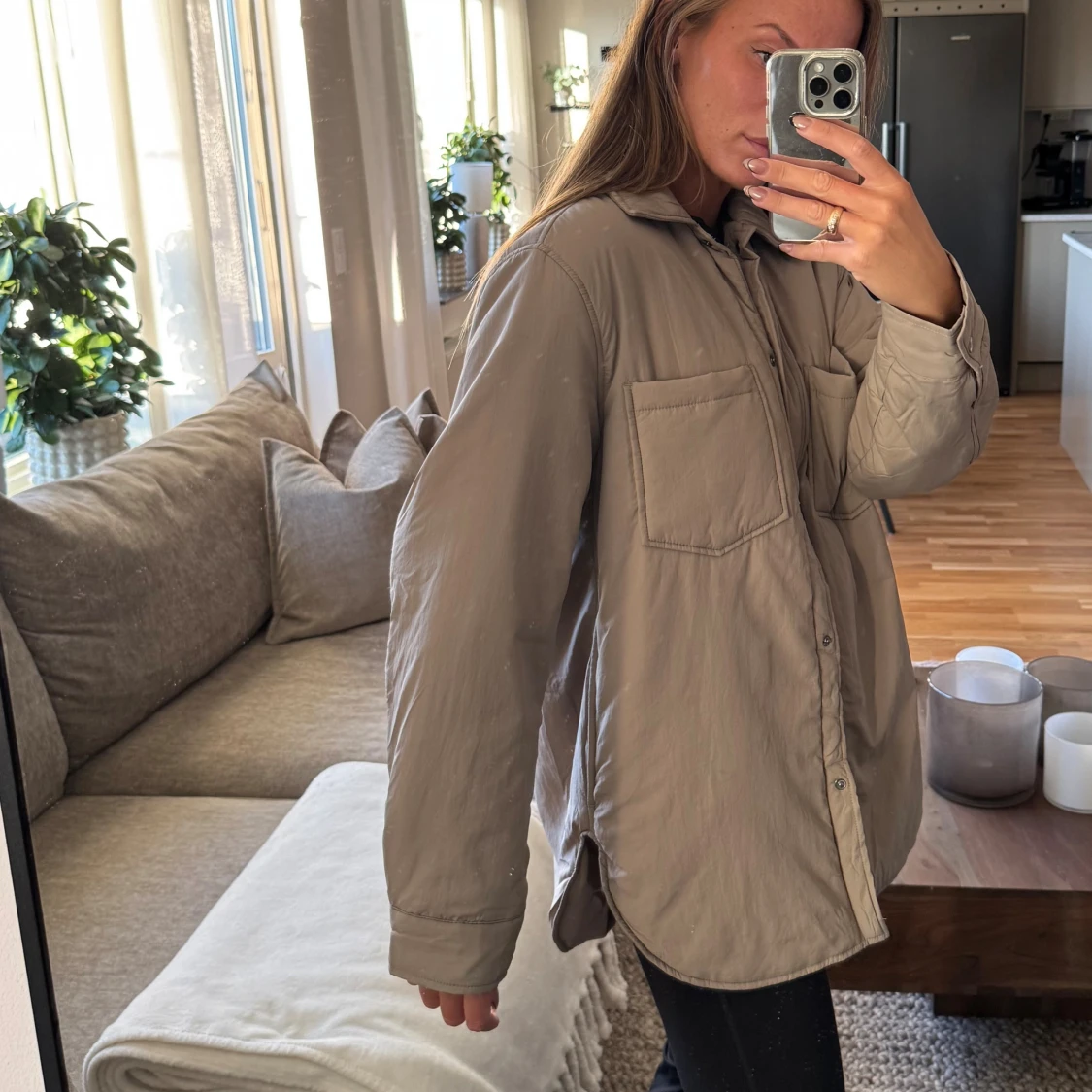 Beige oversized jacka med fickor - 1