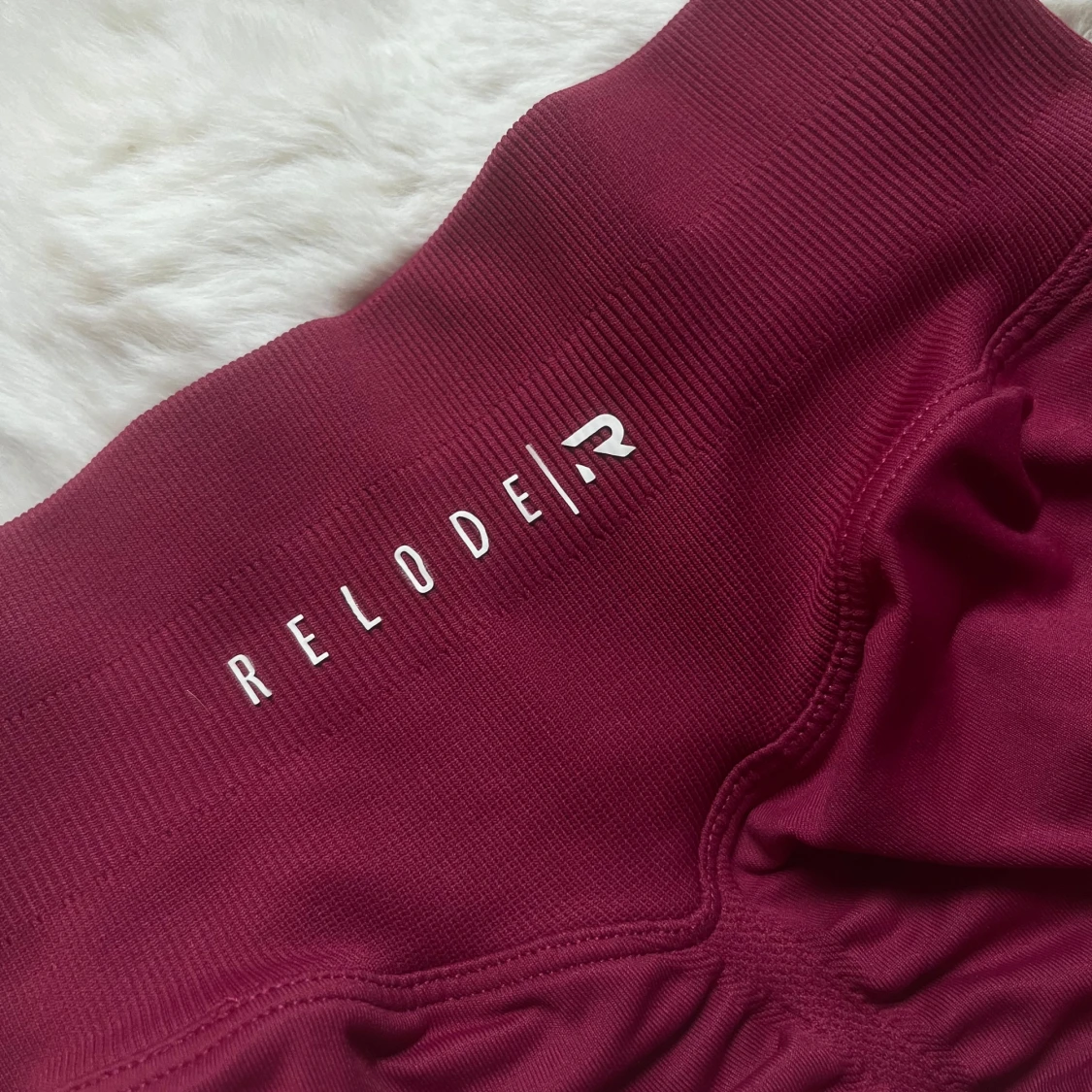 Aura Seamless Scrunch Tights - Cherry - 4