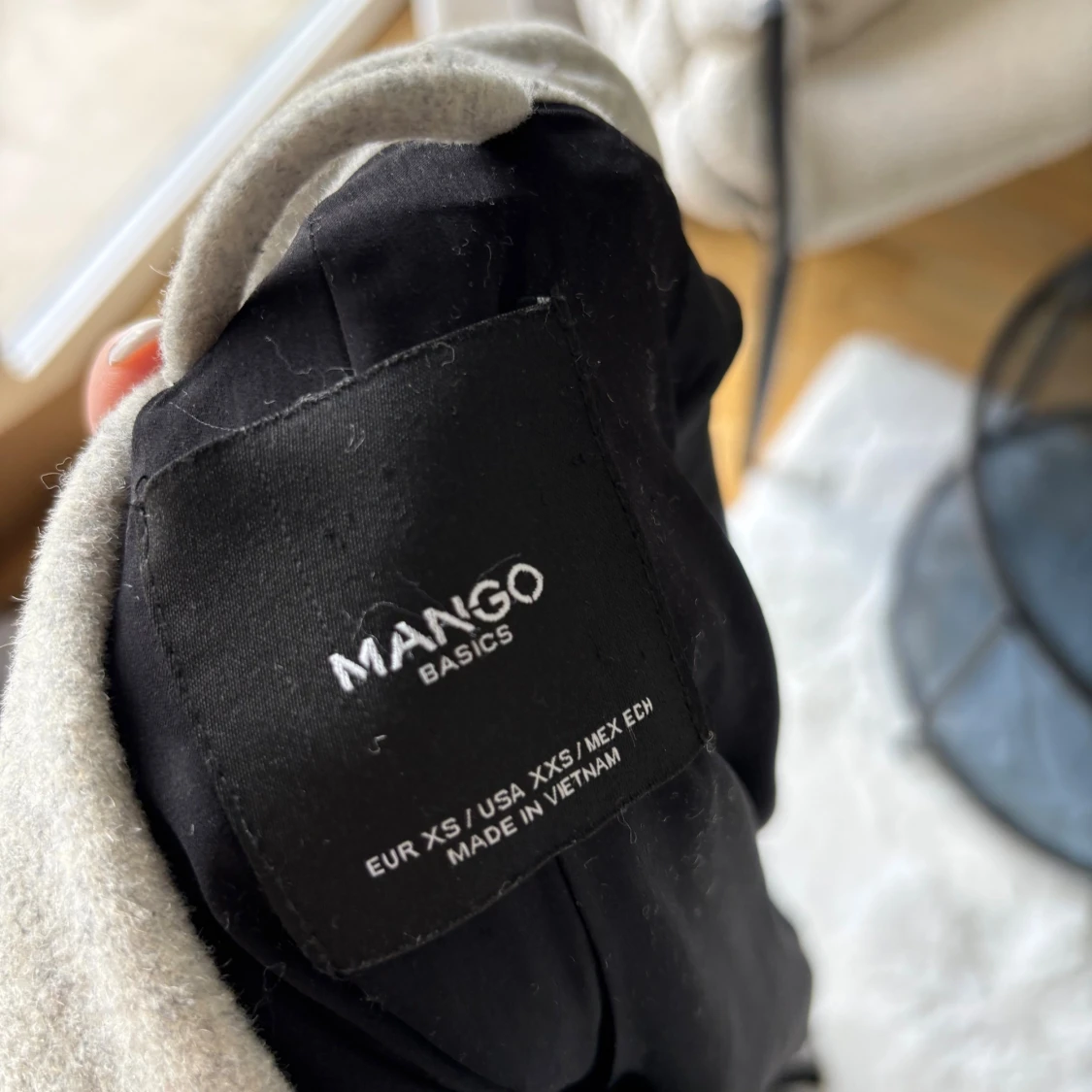 Ljusgrå omlottkappa från Mango XS - 3