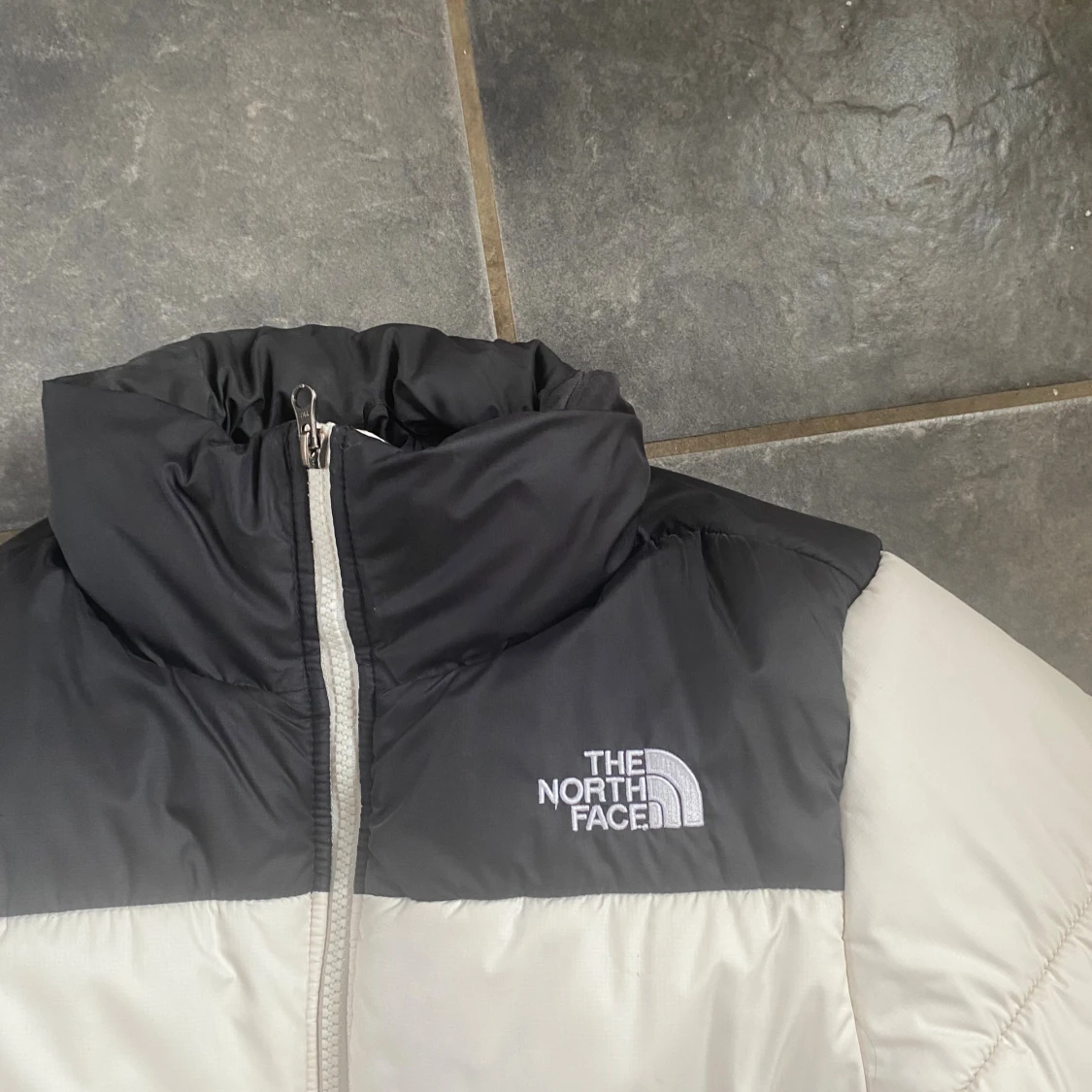 Vit och svart pufferjacka The North Face - 1
