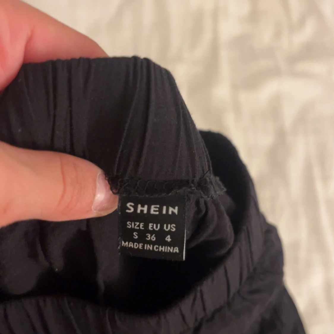 Svart volangkjol från SHEIN - 2