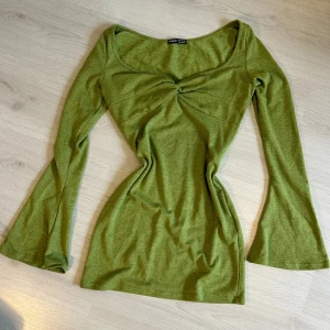 Klänning - Grön klänning från shein, storlek M! 