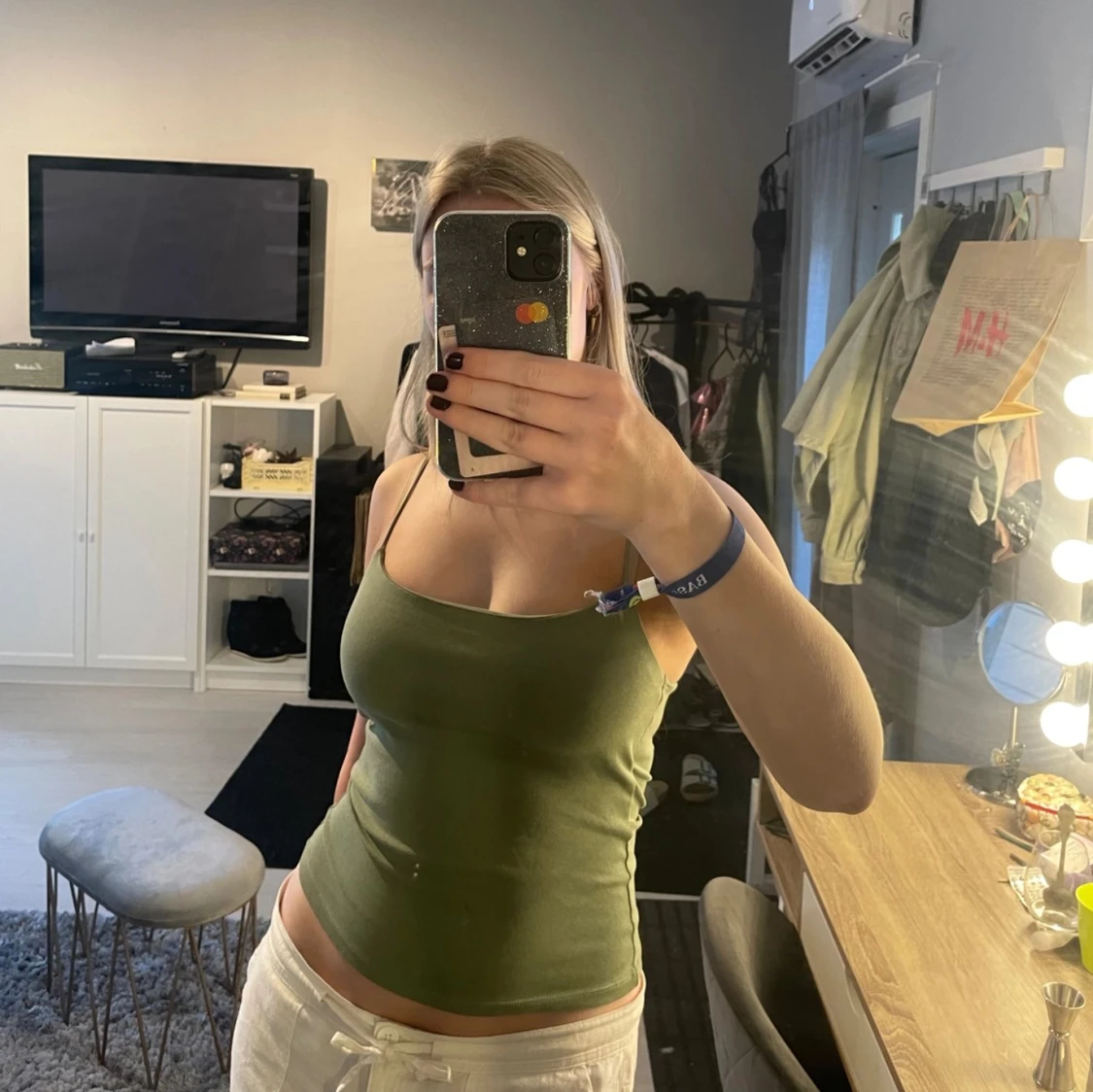 Militärgrönt linne från Zara - 92