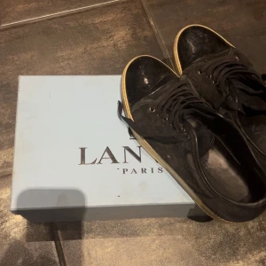 Lanvin - Lanvin skor, okej skick därav priset. Box tillkommer