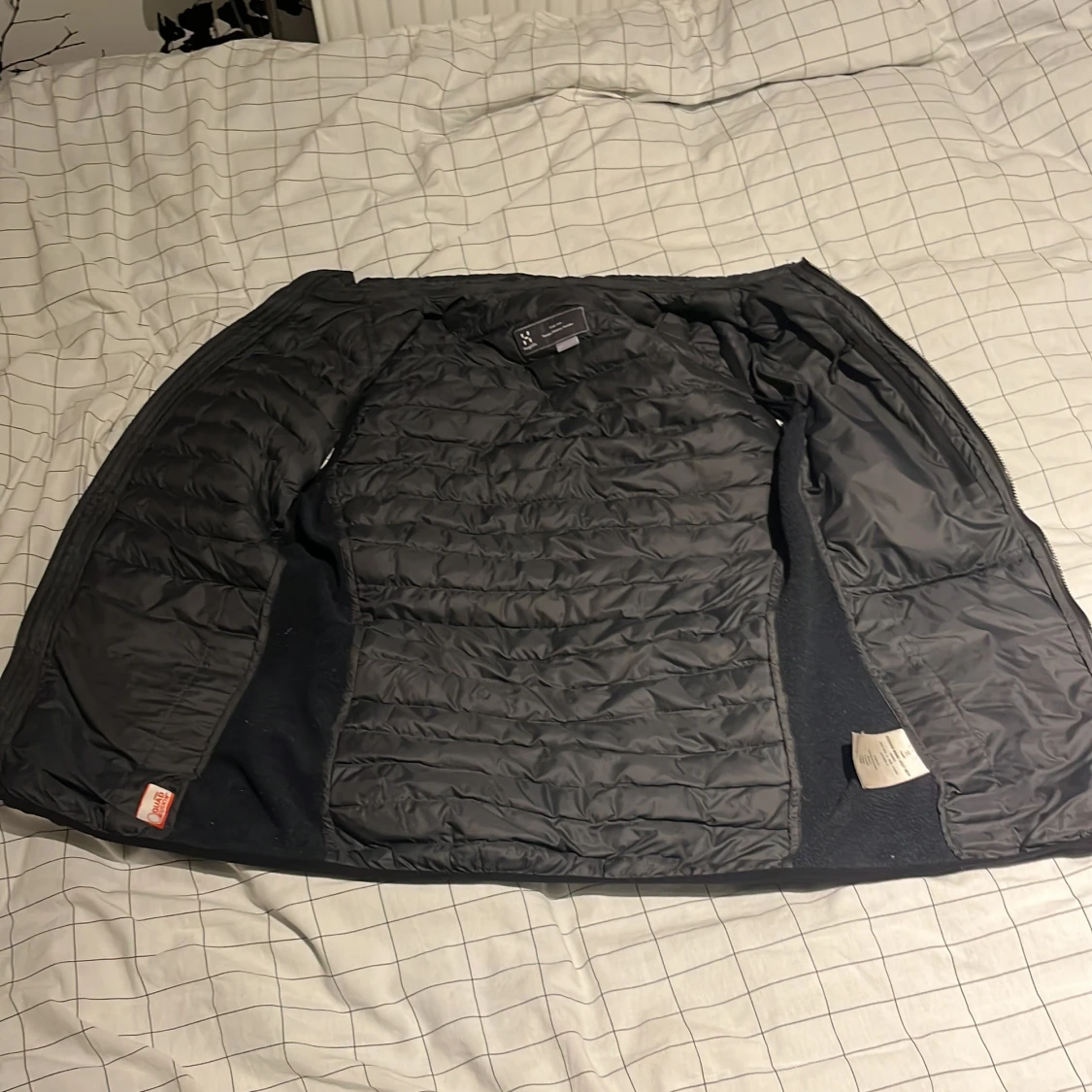 Svart dunväst från Haglöfs, storlek S - 1