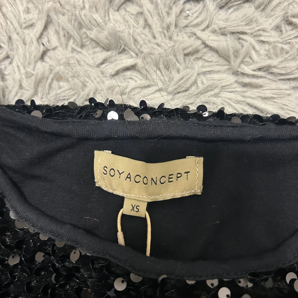 Svart glitter klänning  - 2