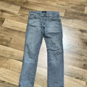 Jackn Jones jeans - Skick 7/10