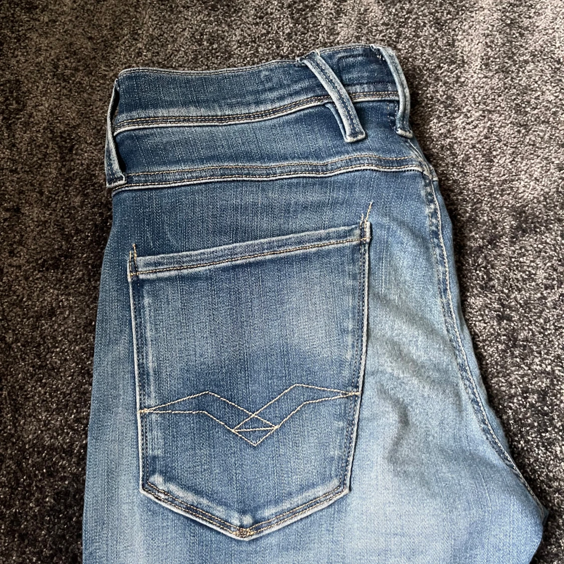 Replay jeans i ljusblå denim, W28 L32 - 1