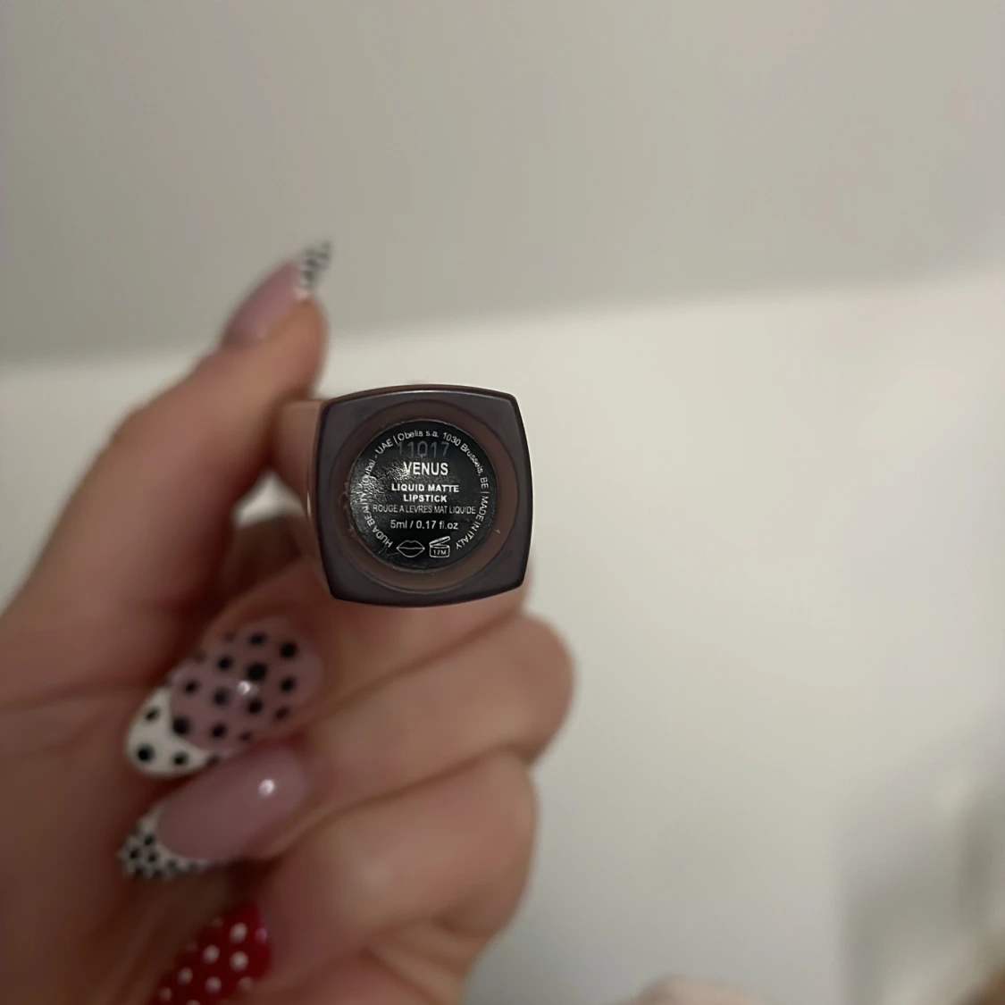 Huda beauty liquid matte Venus lipstick  - 1