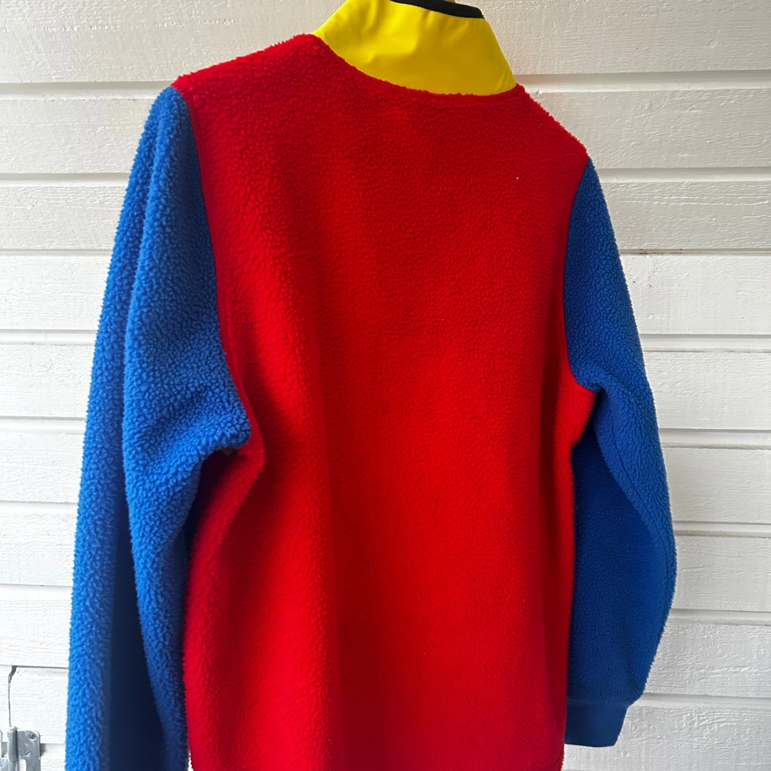 Färgglad fleece-tröja från Lidl - 1