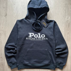 Raulph lauren hoodie 3st+ arsenal tröja+ Brasieln tröja - 3 st raffe tröjor + Arsenal 1800kr tillsammans 