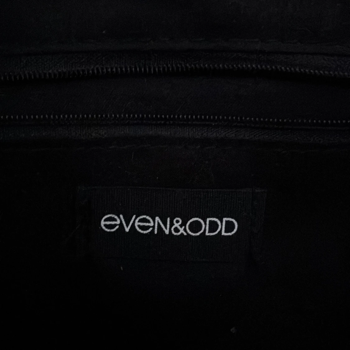 Svart shoppingväska från Even&Odd - 1