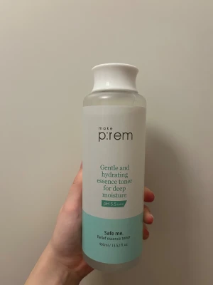 Essence toner  - En ansiktstoner från Make Prem, köpt för bara några veckor sedan. Använd ca 3-4 ggr ur en 400 ml flaska men är väldigt mycket kvar som man ser på bilden, och är mycket dryg!  Nypris: 239 kr 