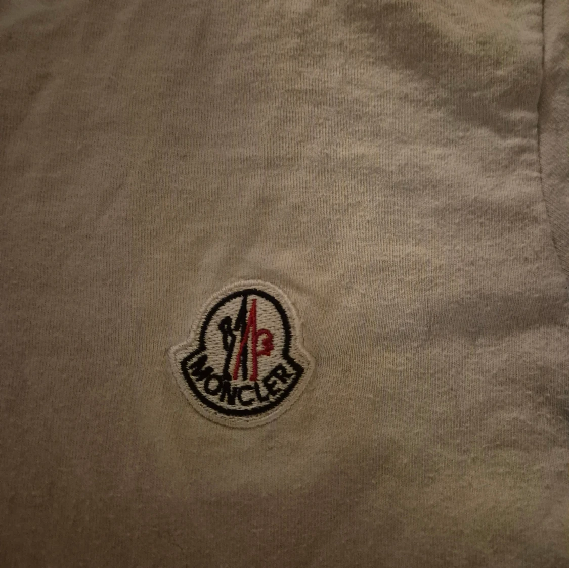 Vit Moncler t-shirt med broderad logga - 1