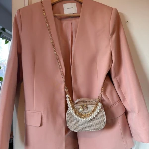 Peach Jacket från H&M - Formal Jacket perfect for office and night out ,trendy and over size look