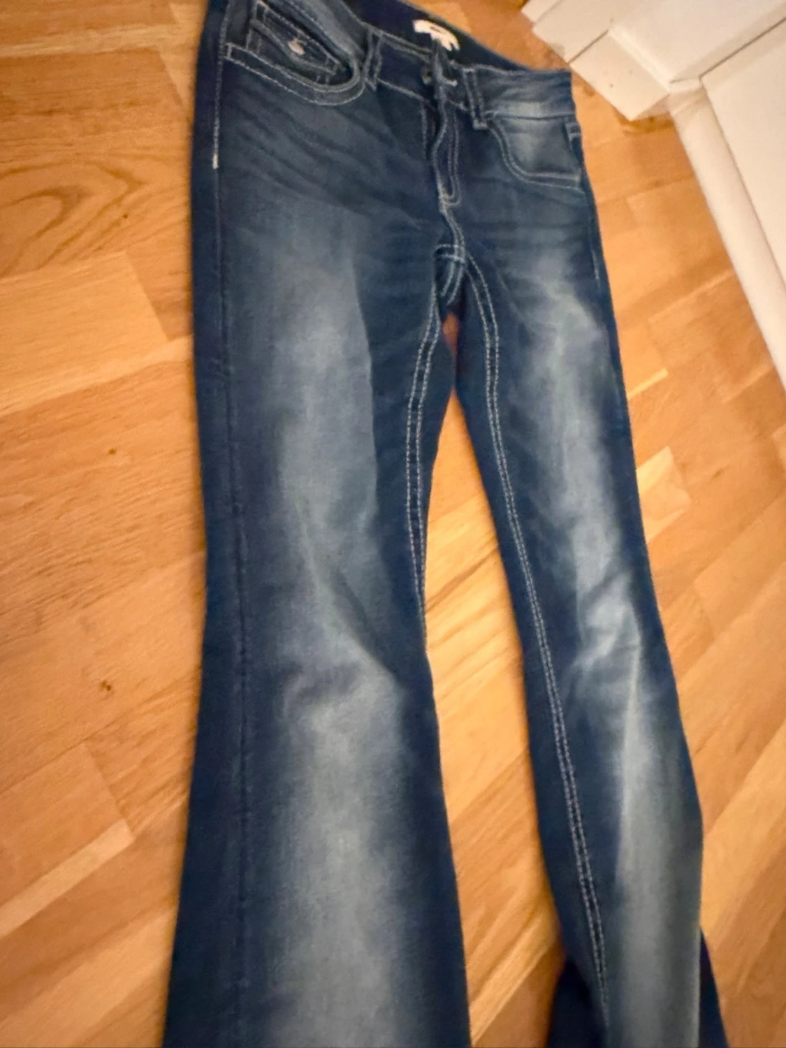 Blå jeans från Gina tricot  - 2