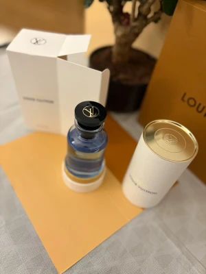 Louis Vuitton eLVes  - Hej säljer en 100 ml Louis Vuitton eLVes. 