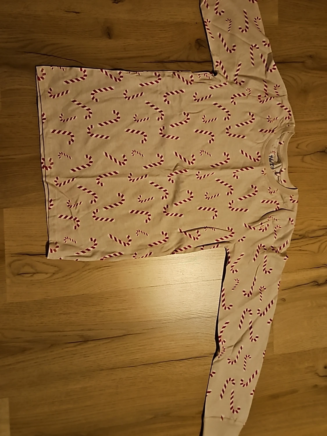 Beige pyjamas med polkagrisar - 1