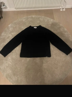 Gina stickad tröja💞 - Storlek Xs och använd typ 3 gånger knappt nopprig, köpt för 400💞