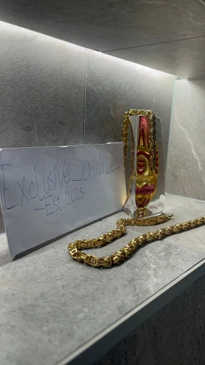 Kejsar armband & halsband - 304 rostfritt stål, guld platerat glänsande som inte bleknar. 8mm brett, Handgjord i Italien🇮🇹 Armbandet:300kr Halsband:360kr. Både två för 550kr