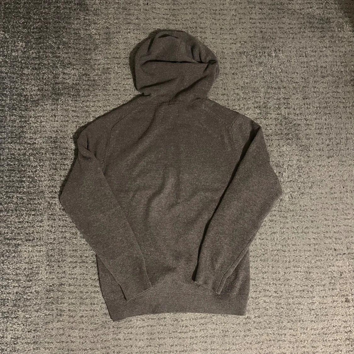 Mörkgrå hoodie i merinoull från Vailent - 1