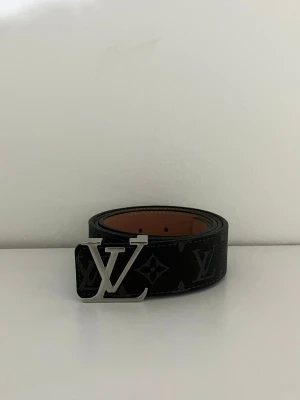 LV bälte - Säljer ett helt nytt och oanvänt LV bälte i storlek 110cm