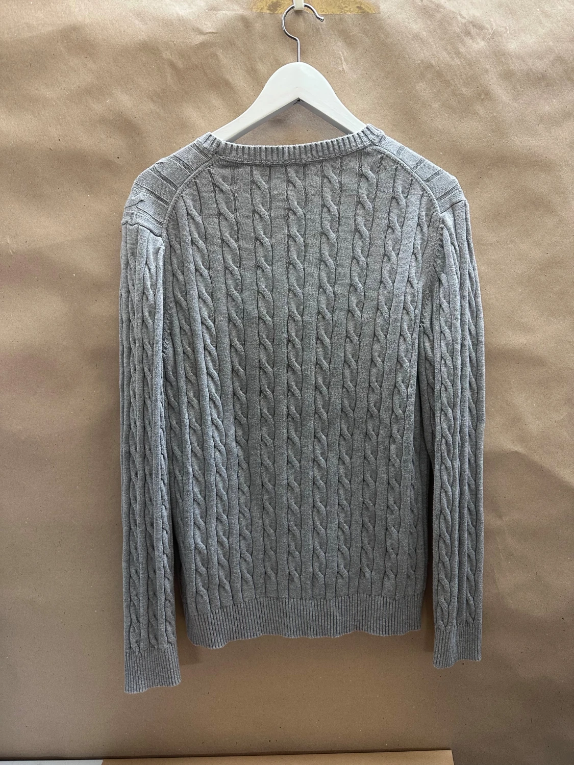 Grå kabelstickad tröja från GANT - 1