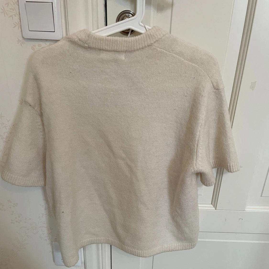 Vit stickad tröja från Gina Tricot - 1