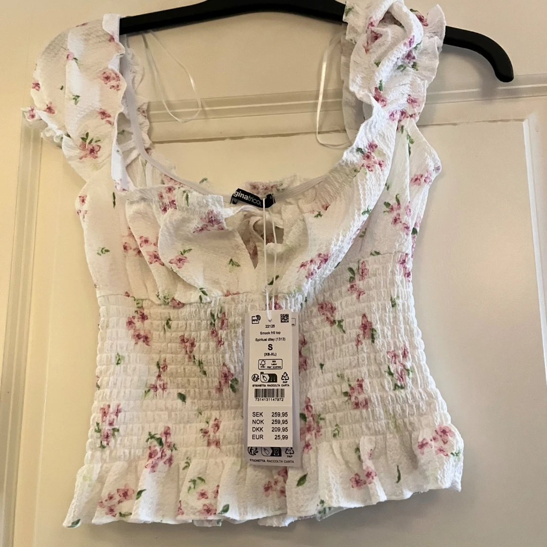 Blommig vit blus från Gina Tricot - 1