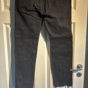 Retro jeans med rå kant från Hugo boss - Jag är 185cm 80kg