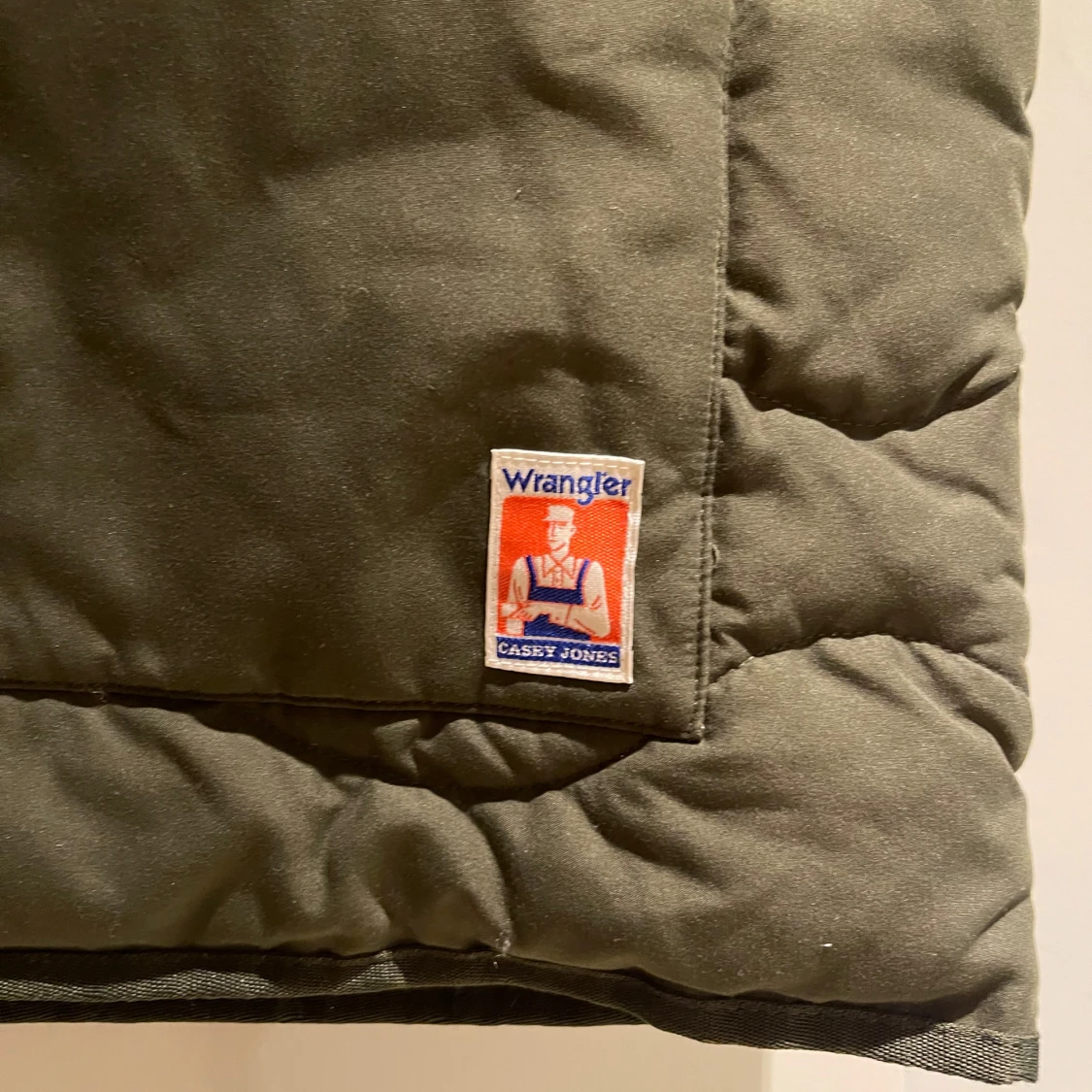 Quiltad grön dunväst från Wrangler - 1