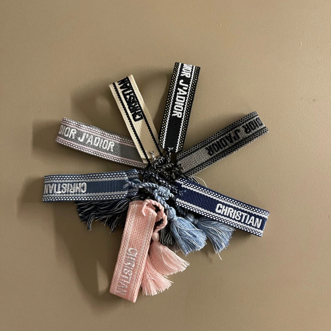 J’adior armband fler förger