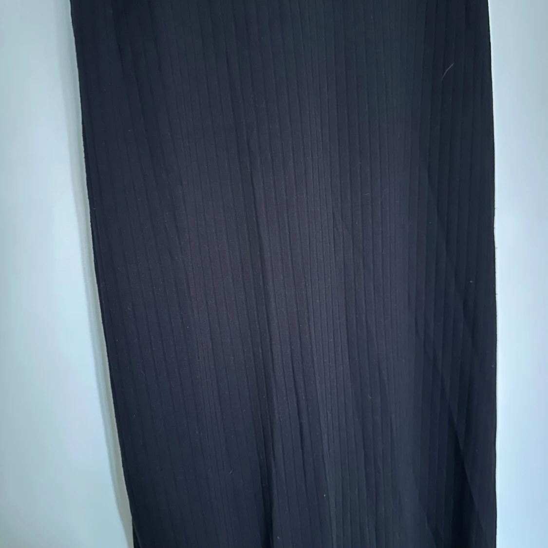 Svart ribbad långklänning H&M Mama S - 1