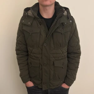 Vinterjacka - - Condition: 8/10 - Color: Olive Green  - Size:  S