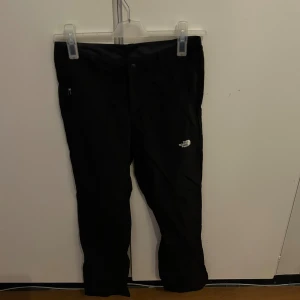 North face byxor  - Säljer dessa north face friluftsbyxor i storlek s