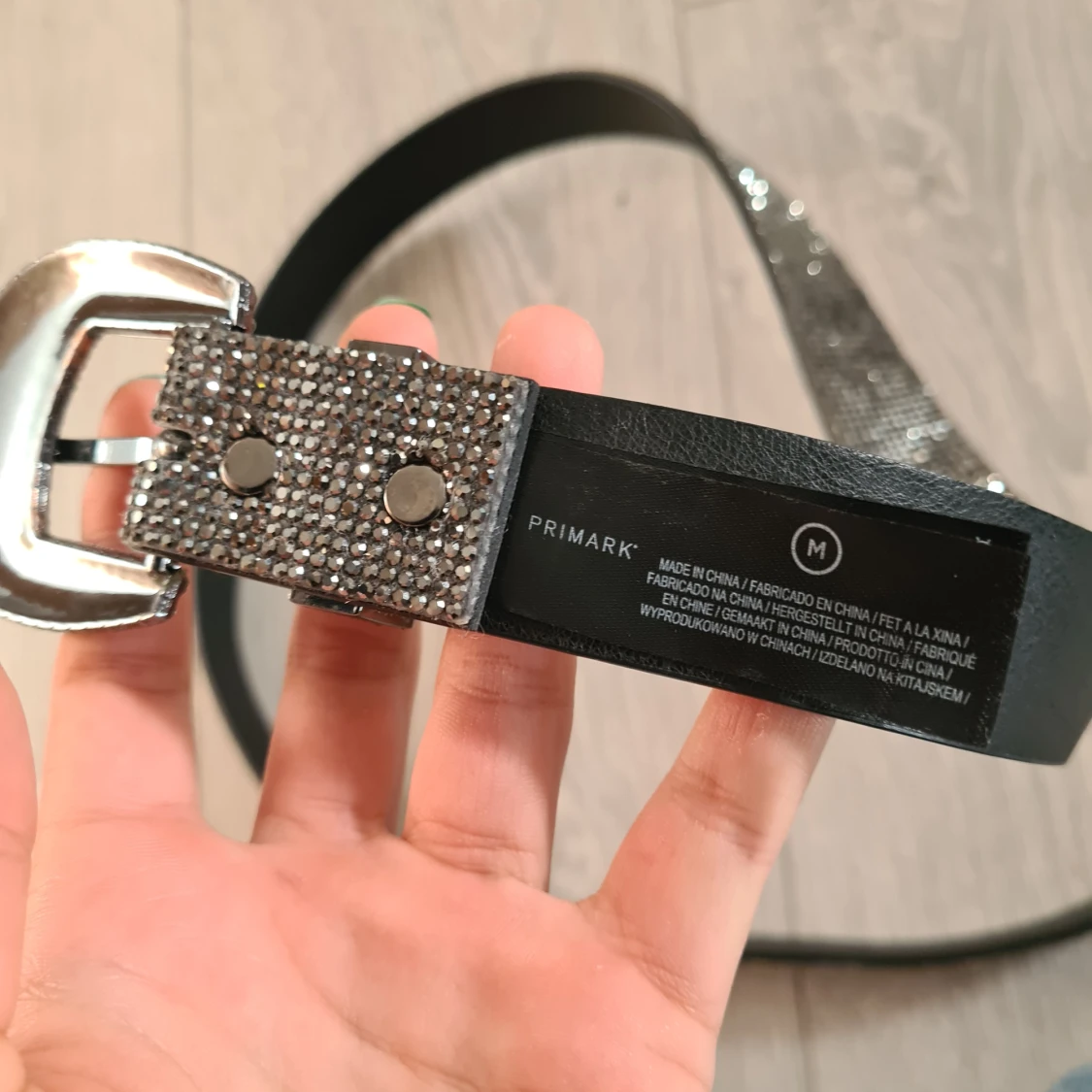 Glittrigt rhinestone bälte från Primark - 2