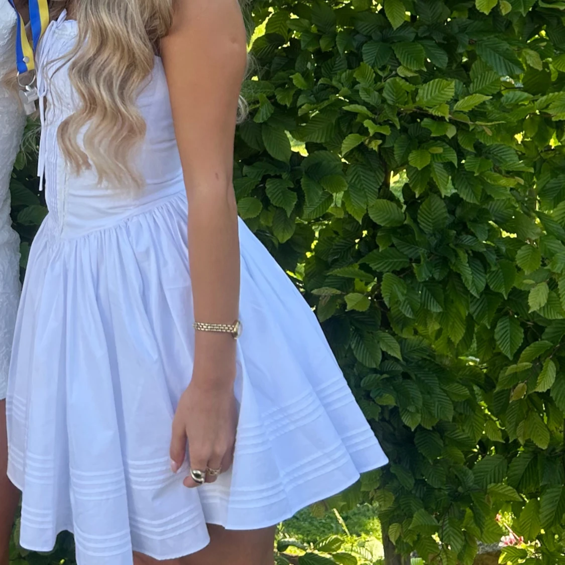 Vit kortklänning med snörning - 3