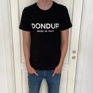Dondup T-shirt - Brand new - Skick 10/10 (Helt ny) | Nypris: +1600kr, säljer endast för 499kr! | Hör av dig vid frågor!