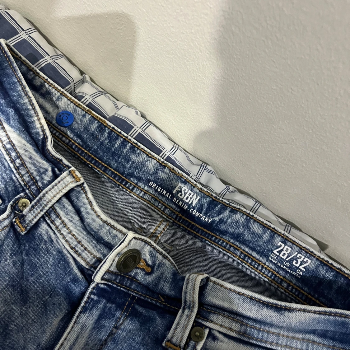 Blå slitna jeans från FSBN, 28/32 - 2