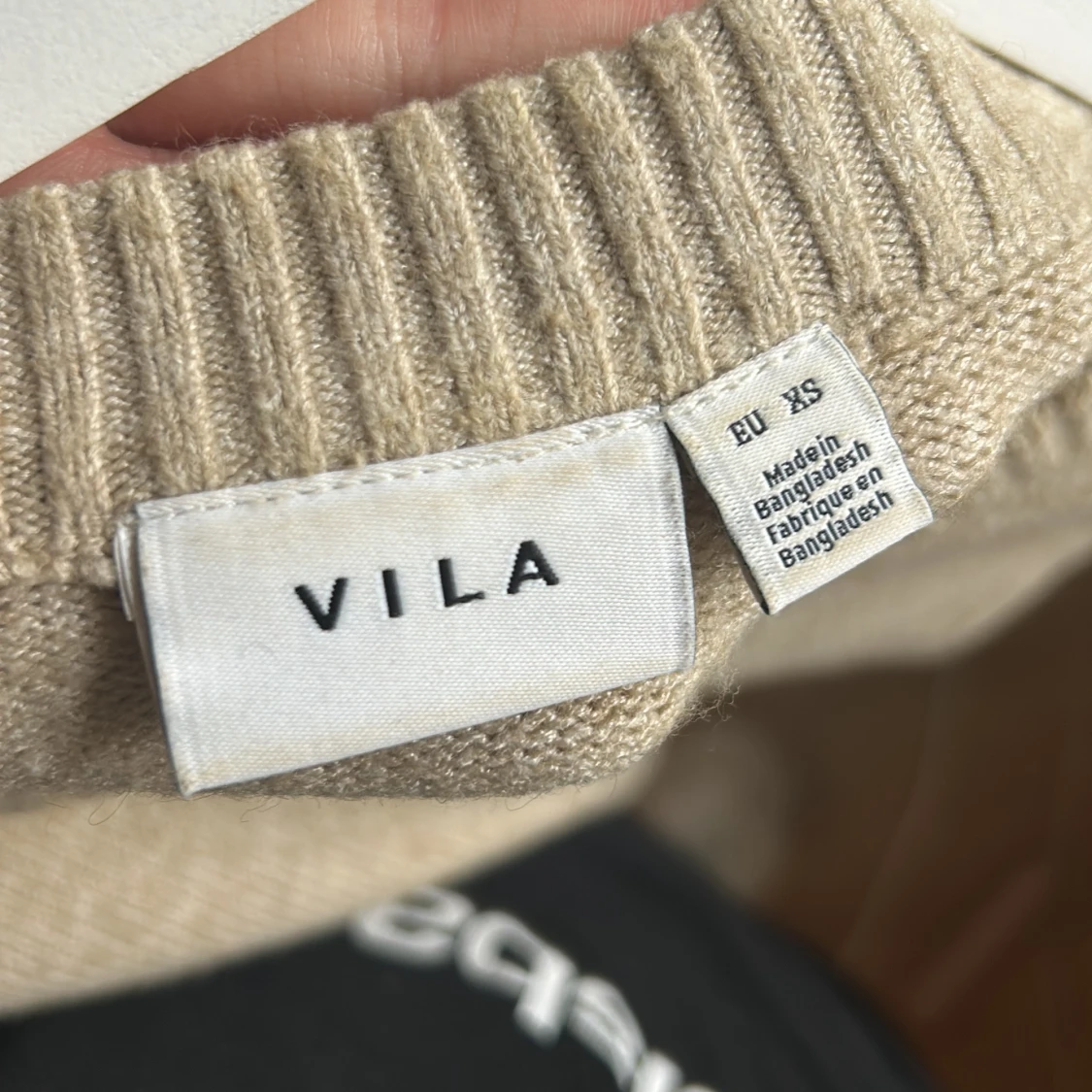 Beige stickad tröja från VILA - 1