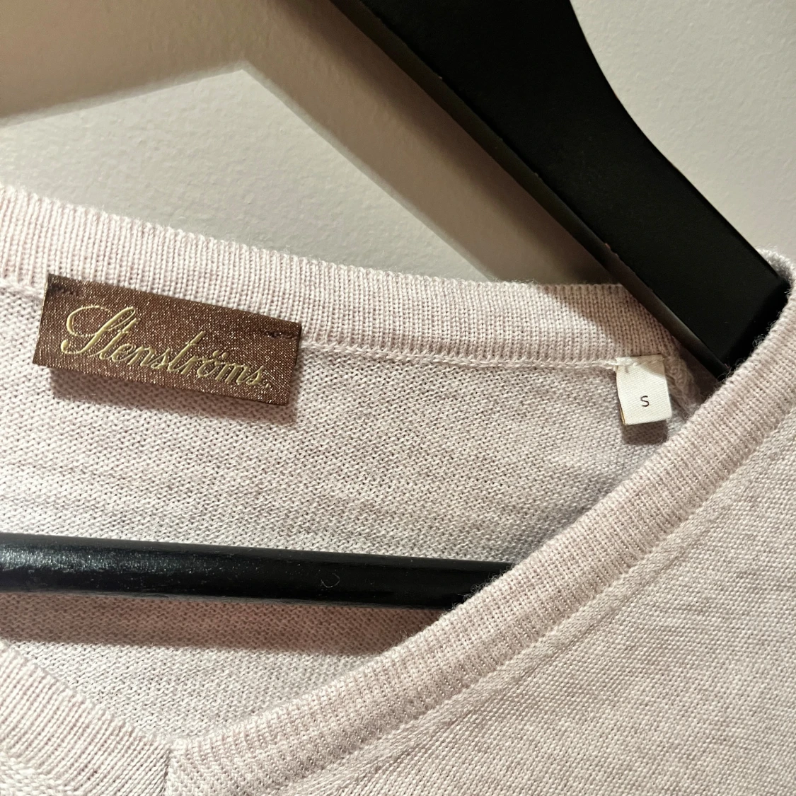 Beige stickad tröja från Stenströms - 1