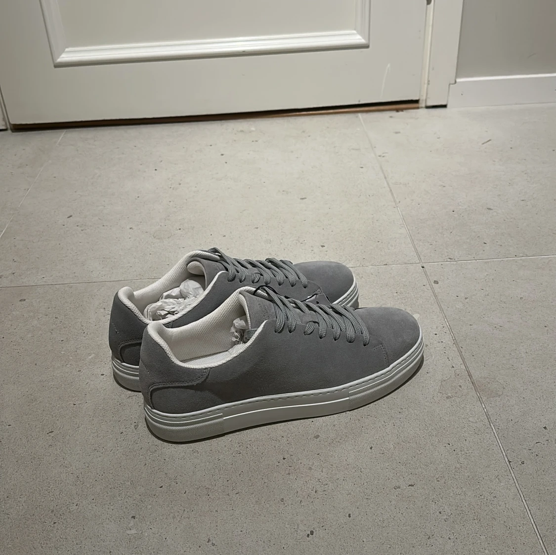 Grå mockasneakers från Selected Homme