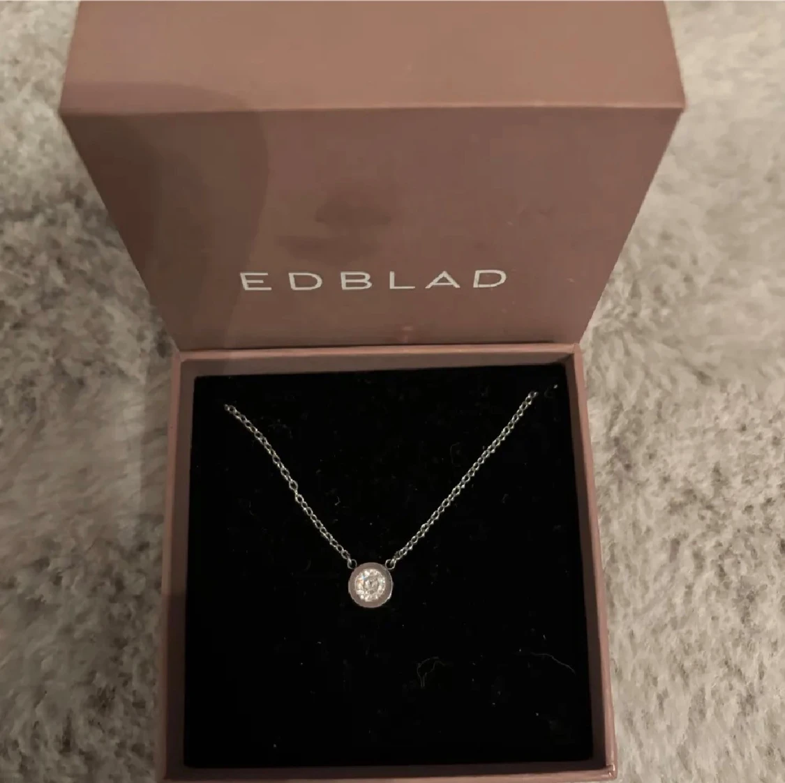 Edblad Silverhalsband med rund klar sten - 2