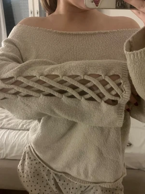 Fin stickad tröja - Stickad tröja med fina detaljer❣️❣️passar xs-m