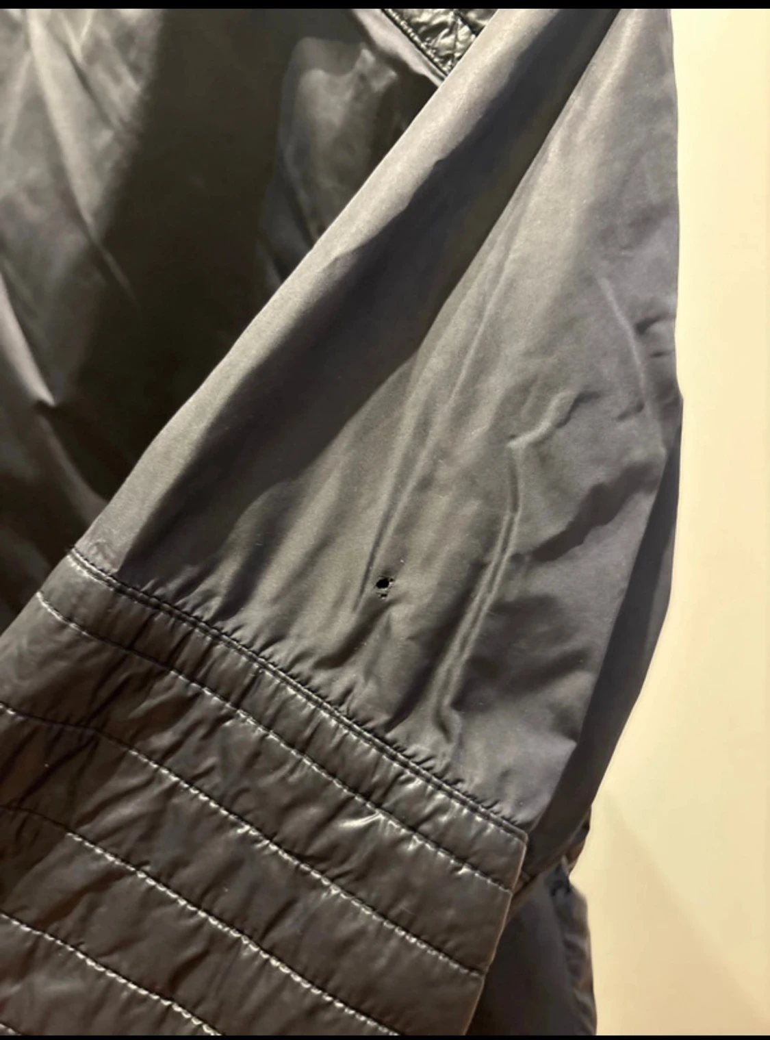 Svart pufferjacka från Moncler storlek 1 sitter som 2 - 6