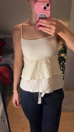 Volanglinne - Volang linne från Gina tricot i bra skick.